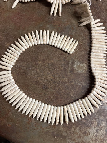 Short Bone Spike Strand