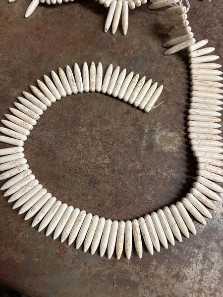 Short Bone Spike Strand
