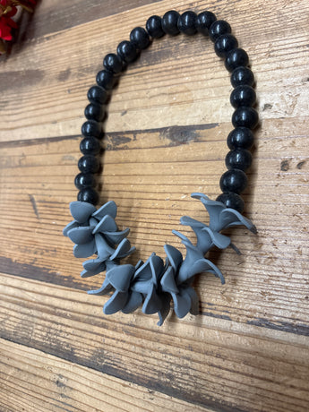 RAIDERS Car Lei Black & Gray Plumeria