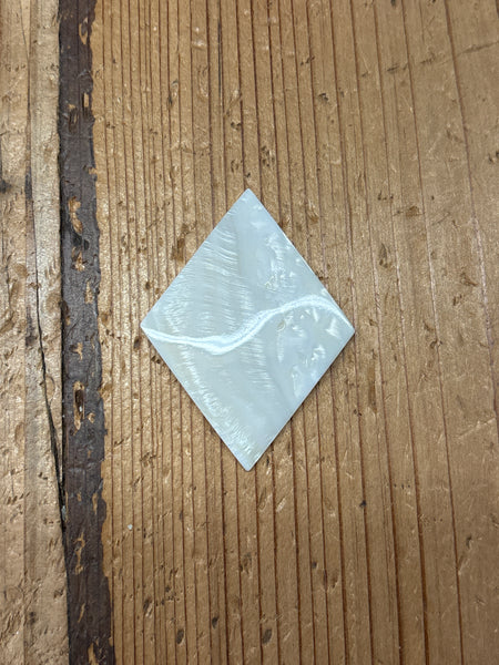 White Kabibe Diamond Shell