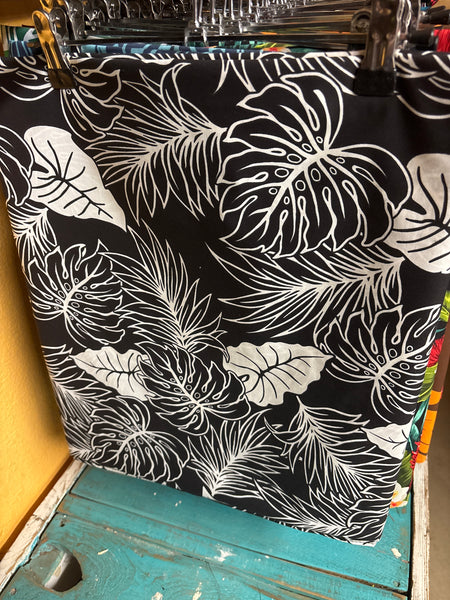 I’e Lavalava- Black/Tan Leaves