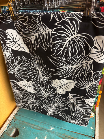 I’e Lavalava- Black/Tan Leaves
