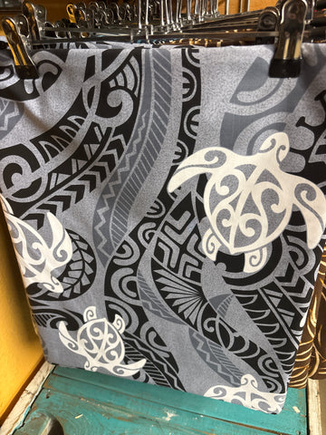 I’e Lavalava- Gray/Black/White Honu