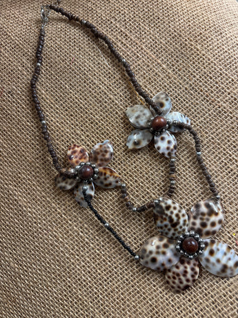 Cut Opehe Shell necklace