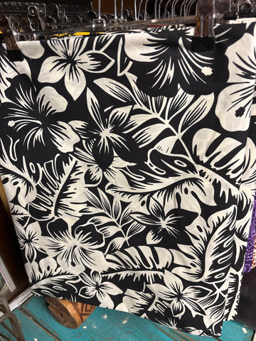 I’e Lavalava Black/Tan Floral