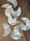 White Kabibe Moon Shell