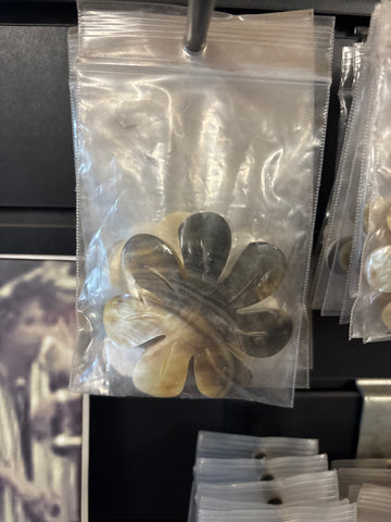 Mother of Pearl Black Lip Tiare Flower Shell