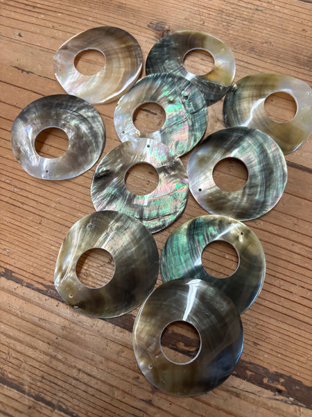 Black Lip Mother of Pearl Round Shell with Hole