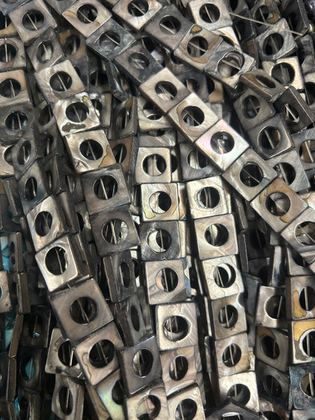 Black Lip Mother of Pearl Square Shell Strand