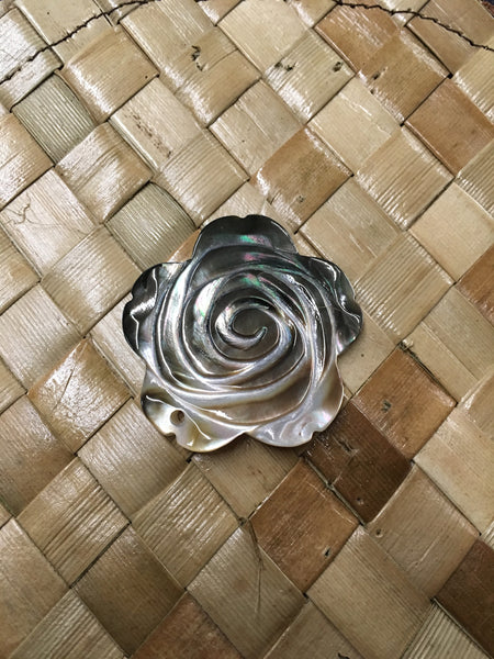 Mother of Pearl Blacklip Rose Shell