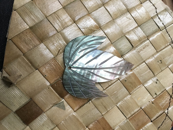 Mother of Pearl Blacklip Hinano Leaf Shell